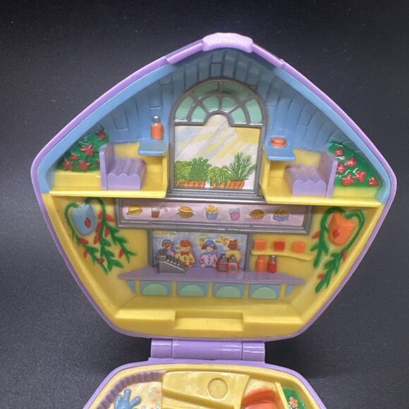 Polly Pocket Vtg 1992 Bluebird Toys Burger Bar Fast Food Restaurant~Complete Set - Picture 3 of 7